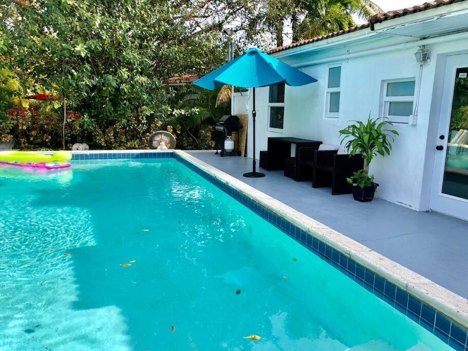 House With Pool, 10 Mins Drive To The Beach! Villa Miami Shores Ngoại thất bức ảnh